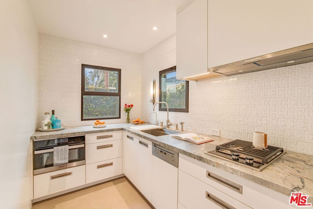 Photo of 1012 1/2 Euclid Street, Santa Monica, CA 90403 (MLS # 25509811)