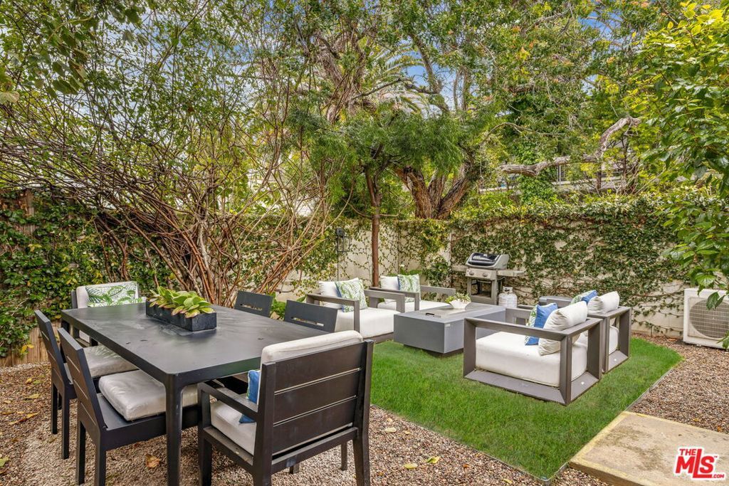 Photo of 1012 1/2 Euclid Street, Santa Monica, CA 90403 (MLS # 25509811)