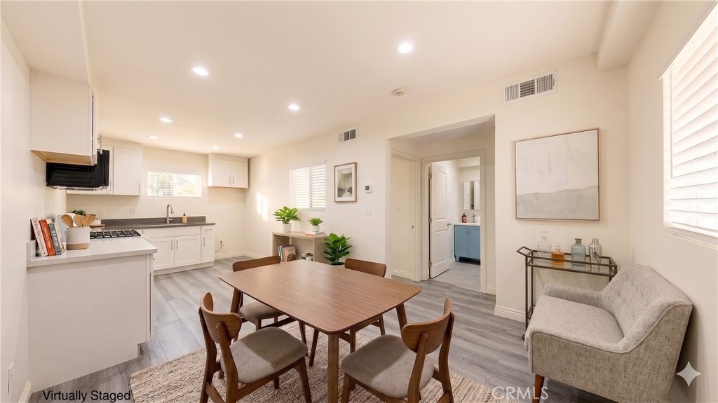 6851 Foothill