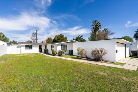 Photo of 20321 Hamlin Street, Winnetka, CA 91306 (MLS # TR26118153)