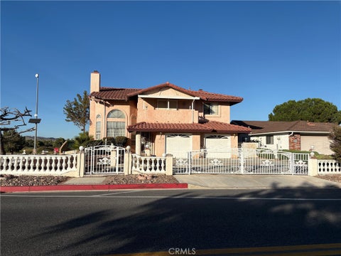 Photo of 14025 Driftwood Dr, Victorville, CA 92395 (MLS # HD26227695)