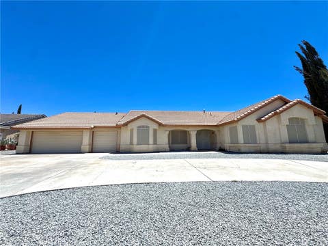 Photo of 12789 Yorkshire Drive, Apple Valley, CA 92308 (MLS # CV26186543)