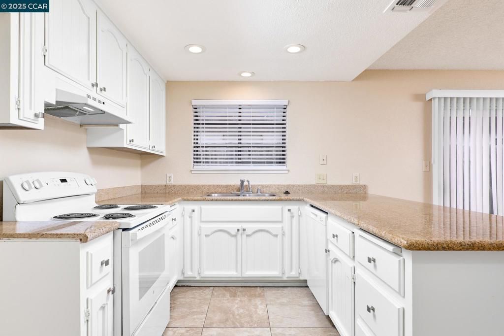 Photo of 4413 76Th St St, Sacramento, CA 95820 (MLS # 41119484)