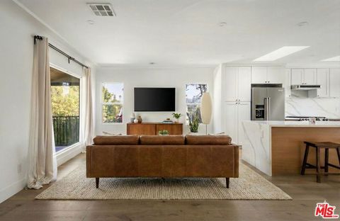 1402 Allesandro Street Los Angeles CA 90026