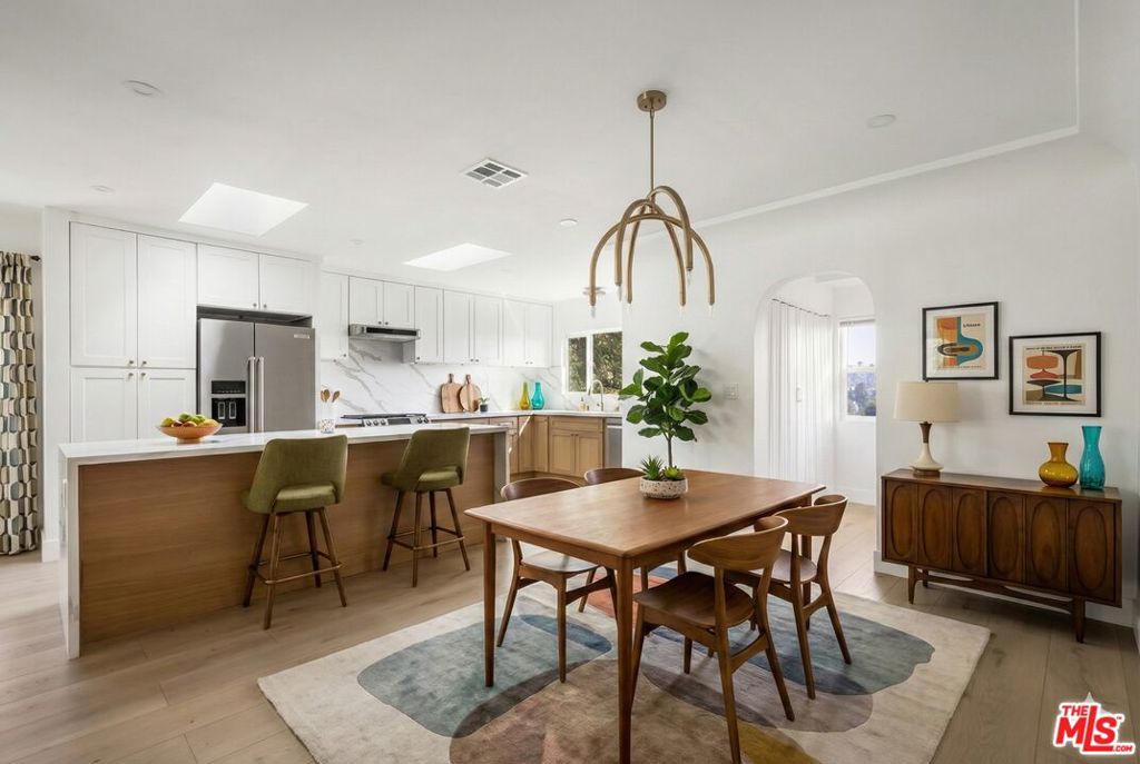 1402 Allesandro Street