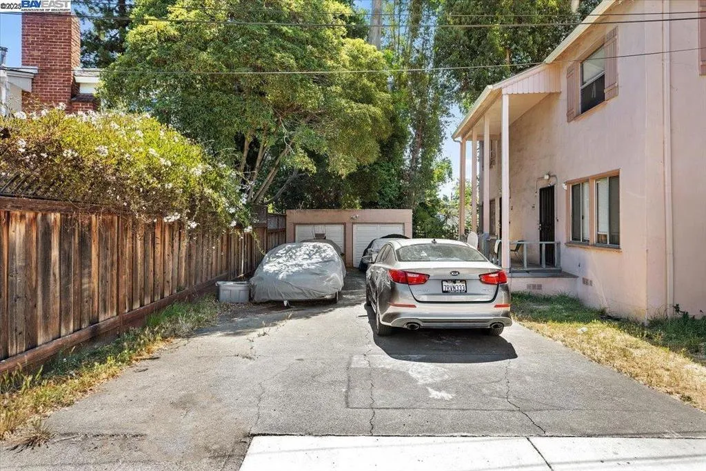 Oakland, California 94601, United States, ,Residential,Active,168073