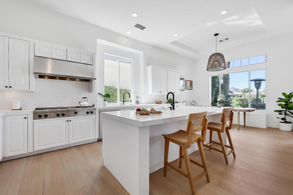 Mountain View CC - Residential Lease