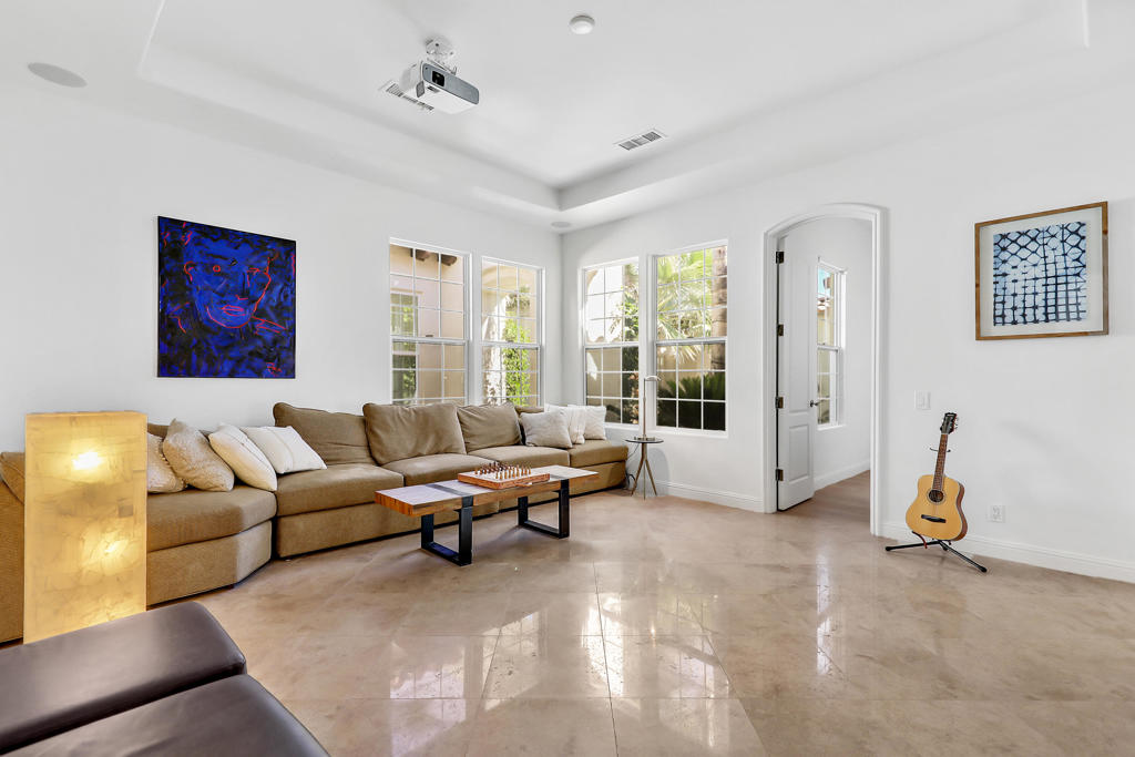 Mountain View CC - Residential Lease