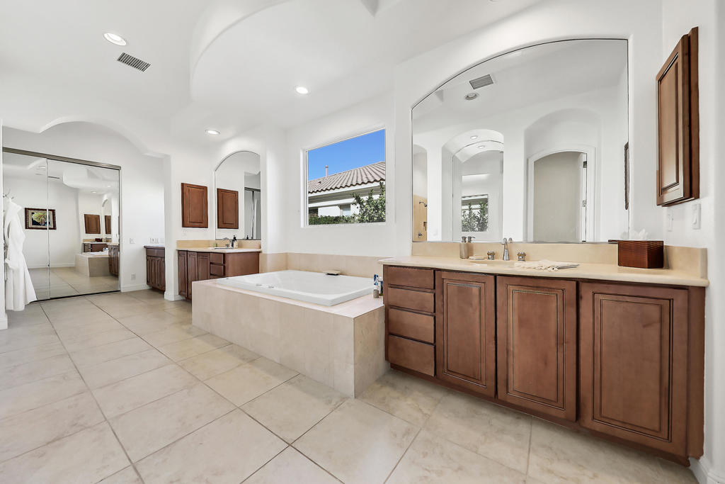 Mountain View CC - Residential Lease