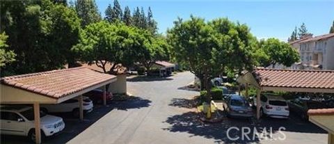Photo of 675 Oak Run Trail Trl #306, Oak Park, CA 91377 (MLS # SR26087144)
