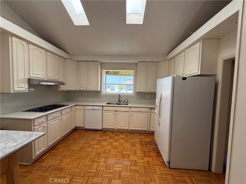 3312 W 186th Street