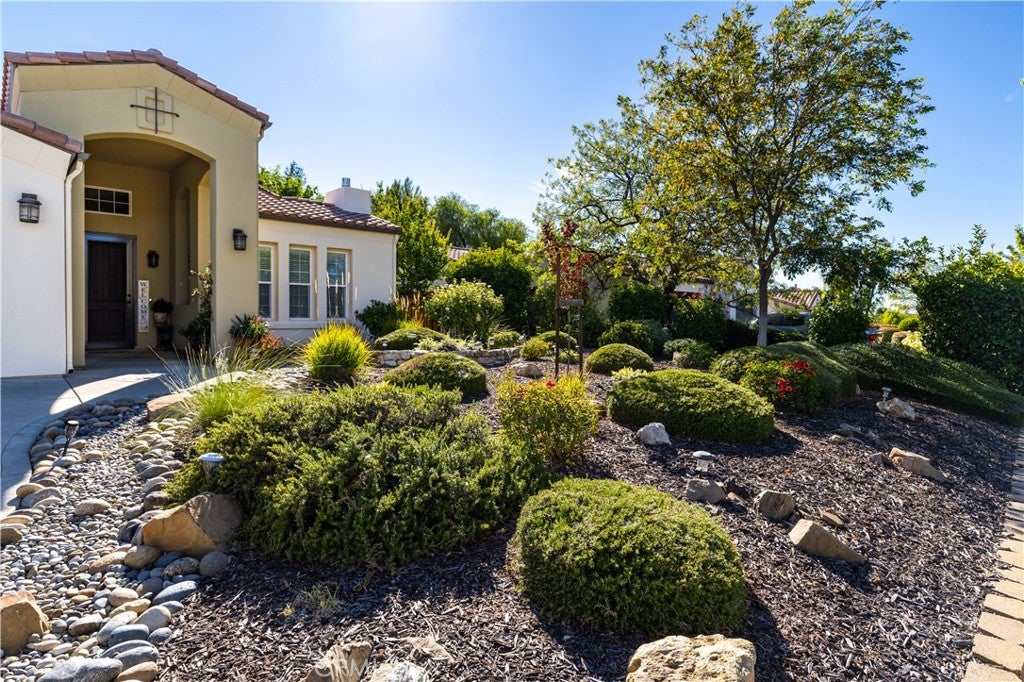 952 Vista Cerro Dr.