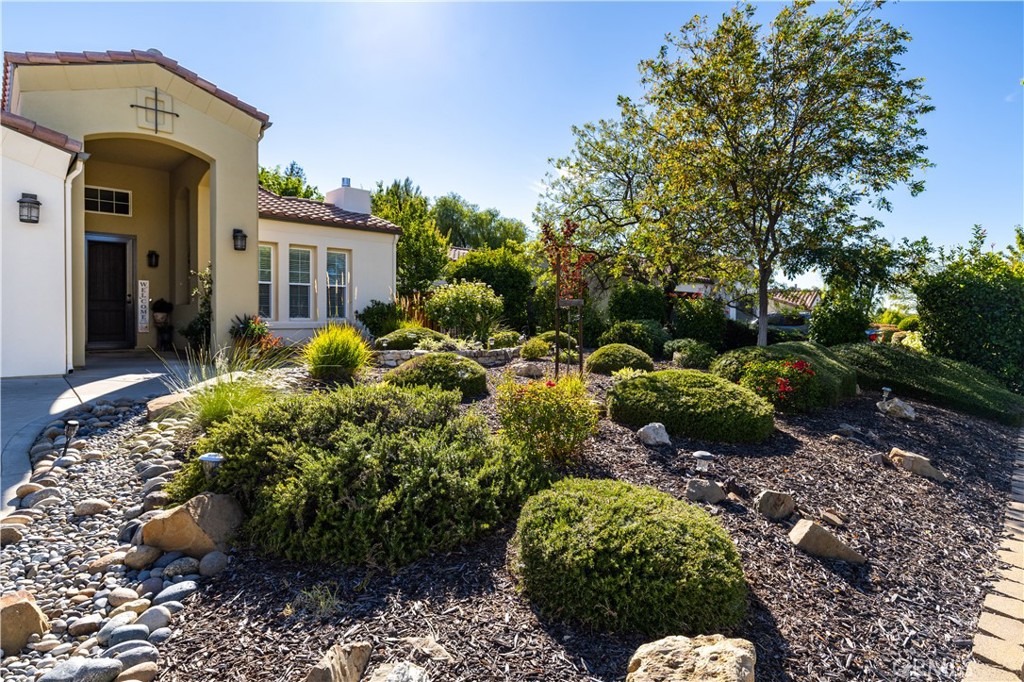 952 Vista Cerro Dr.