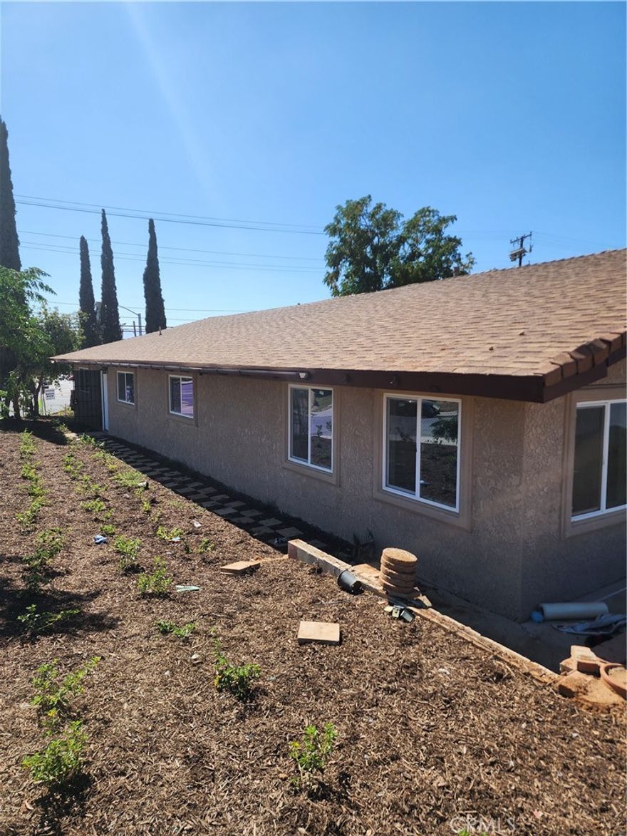 Great corner lot, next to elementary school, great opportunity to build an ADU. Property was recently sub diveded, lot in back of the subject property facing Arlington is also for sale together or separate, there is a proposed drawing to build on the vacant lot.