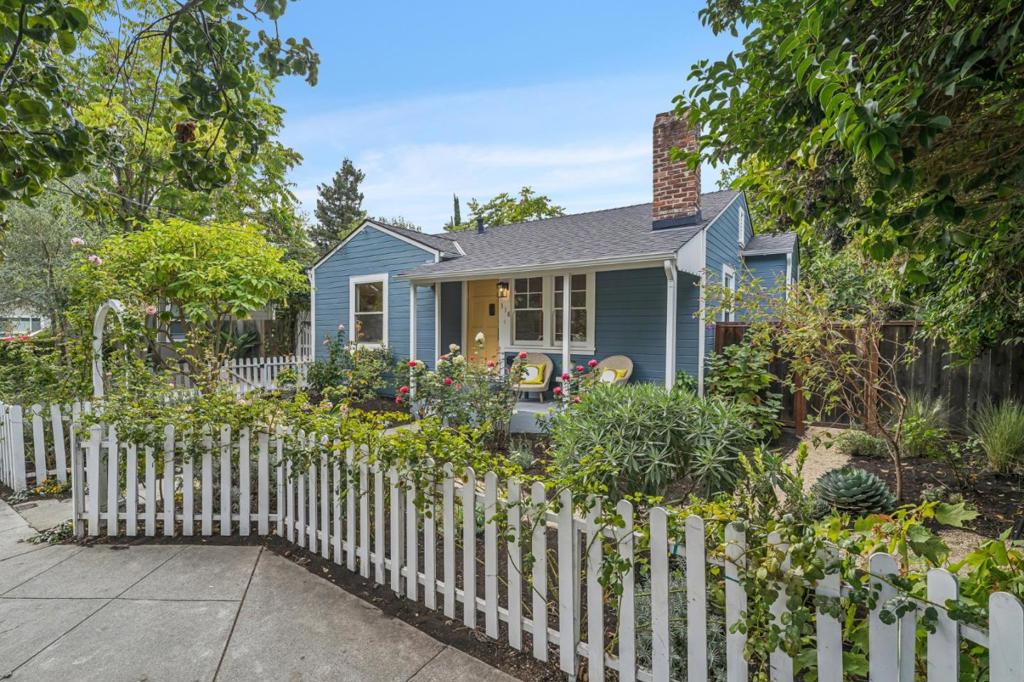 318 Oak Avenue