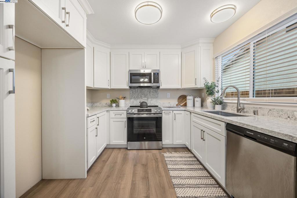 OAKLEY - Residential