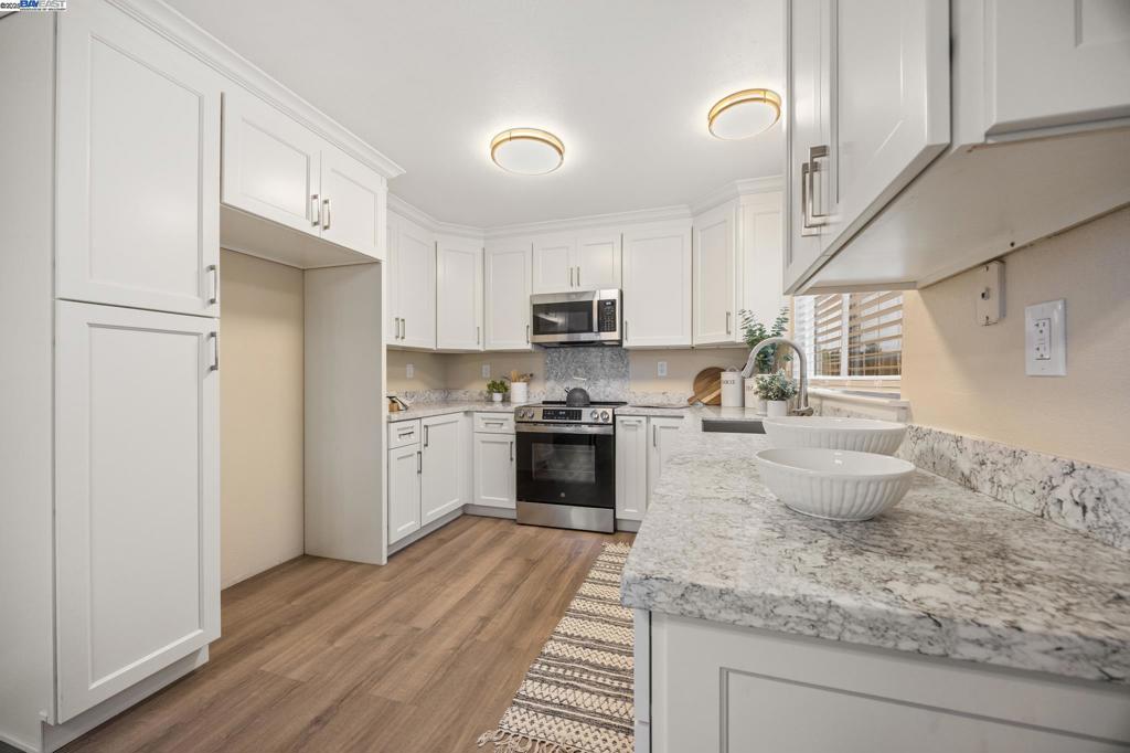 OAKLEY - Residential