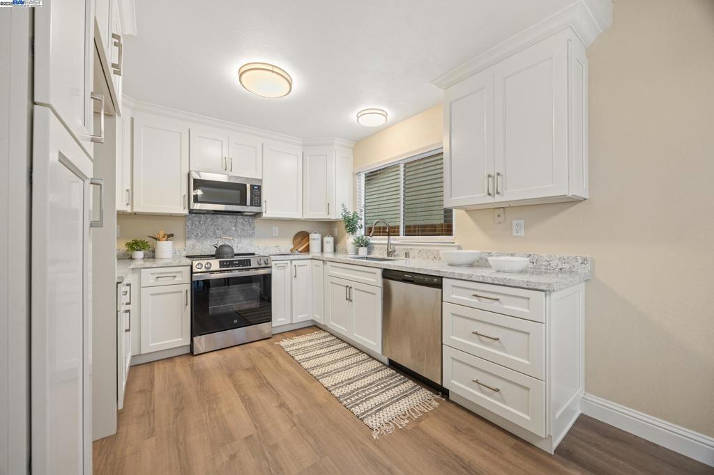 OAKLEY - Residential