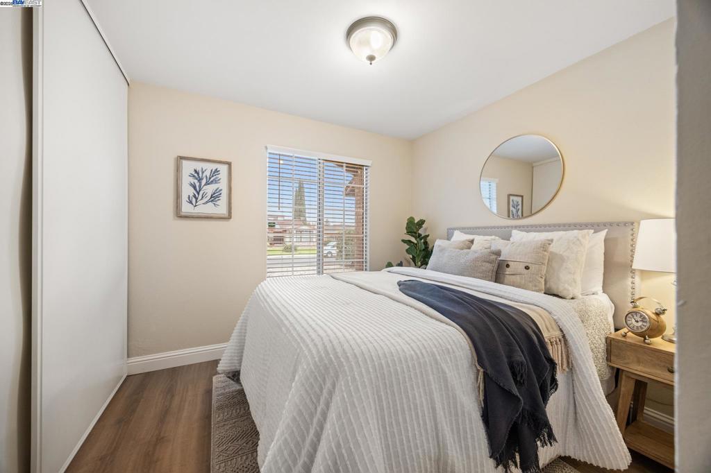 OAKLEY - Residential