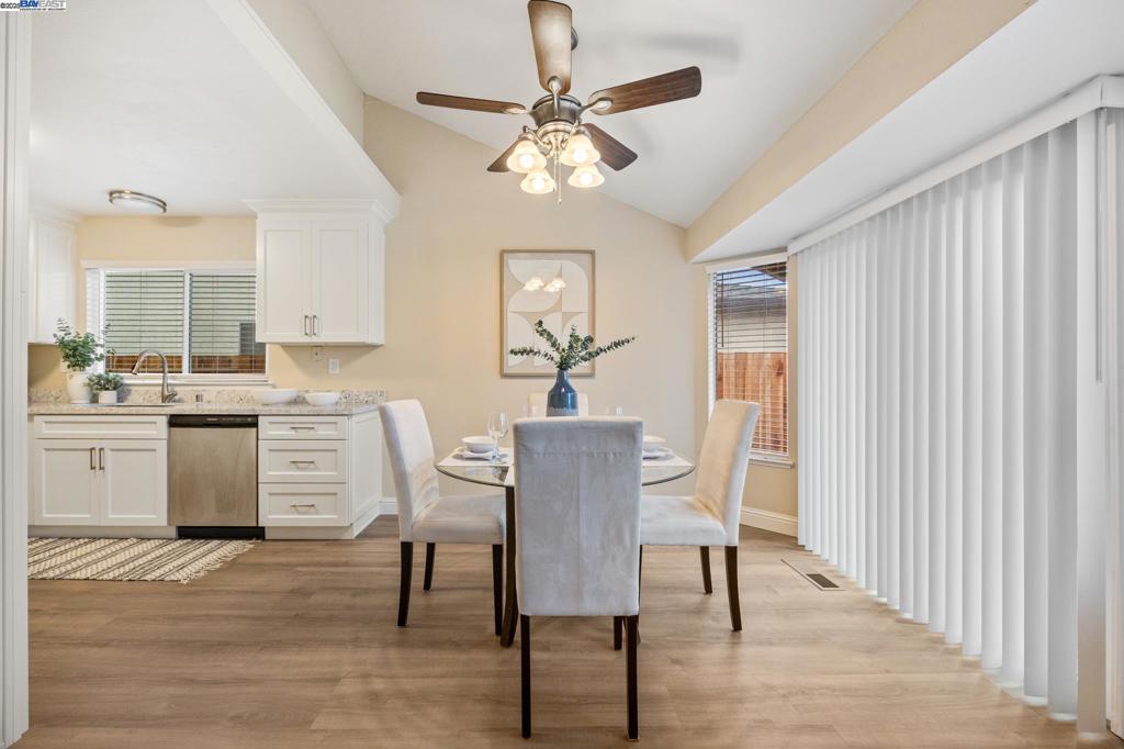 OAKLEY - Residential