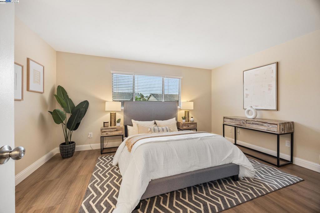 OAKLEY - Residential