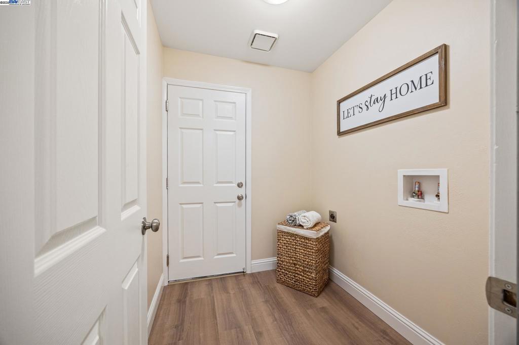 OAKLEY - Residential