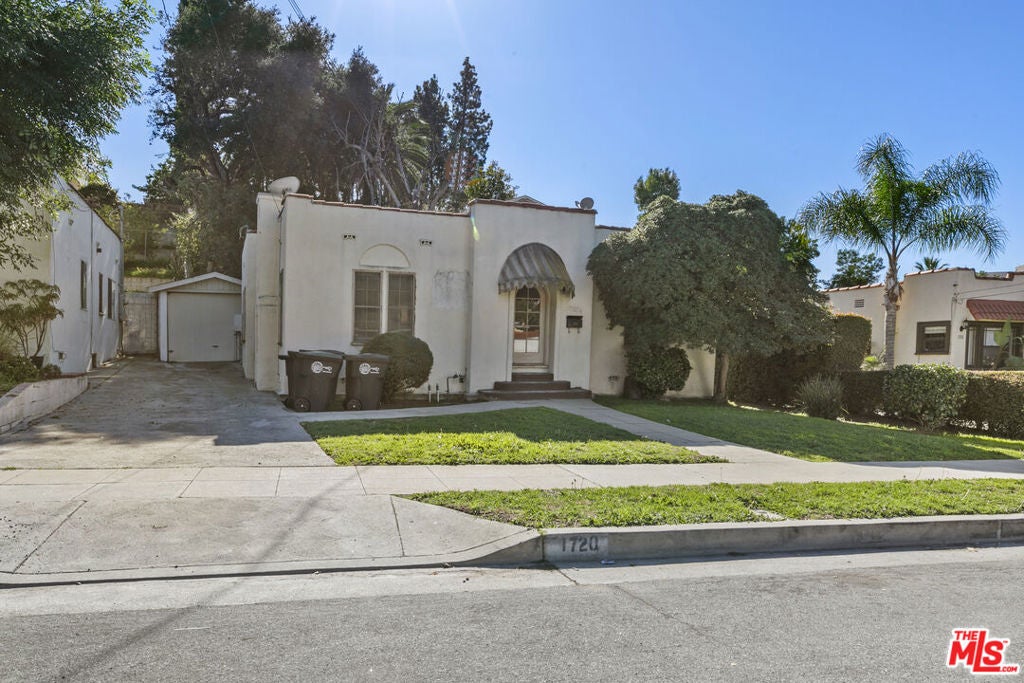 Photo of 1720 Orchard Avenue, Glendale, CA 91206 (MLS # 26875231)