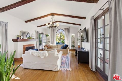 Photo of 1248 N Everett Street, Glendale, CA 91207 (MLS # 26633039)