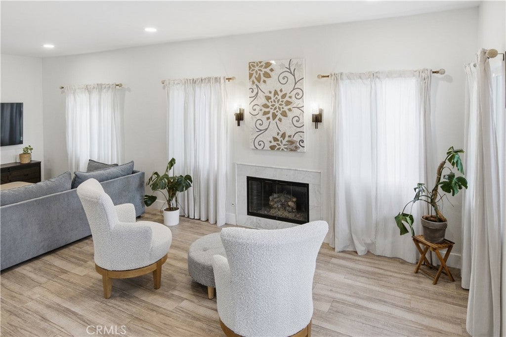 3040 Linden