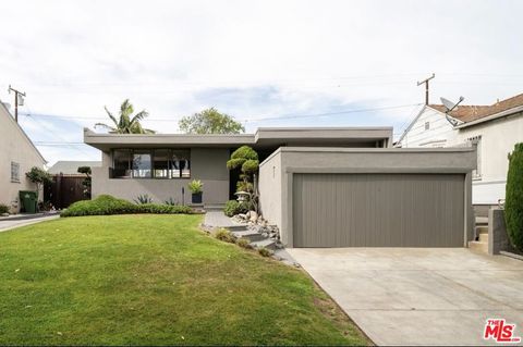 Photo of 423 W Ellis Avenue, Inglewood, CA 90302 (MLS # 25613693)