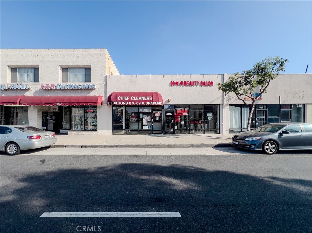 925 W Valley Blvd.