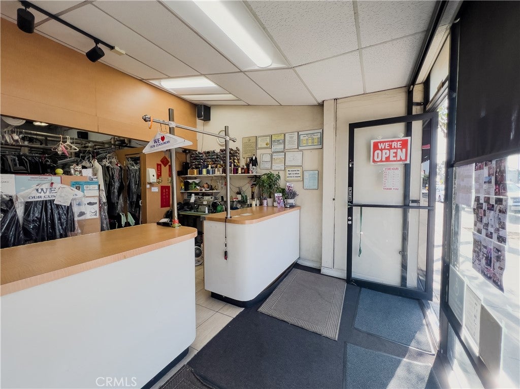 925 W Valley Blvd.