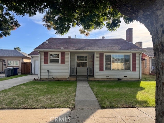 Main image without alt text