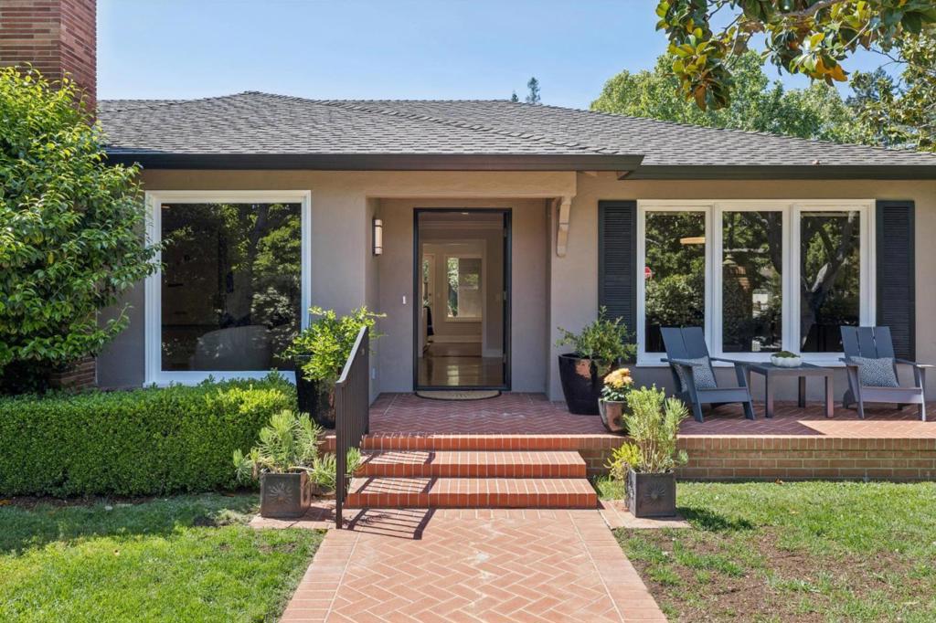 1800 Oakdell Drive