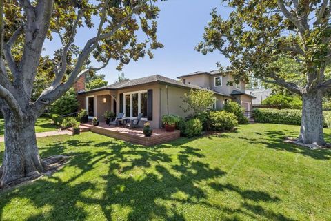 Photo of 1800 Oakdell Drive, Menlo Park, CA 94025 (MLS # ML82046455)