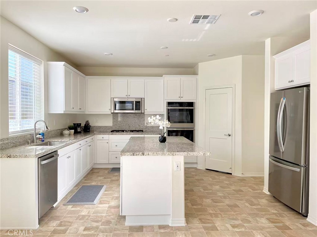 4856 S Wilson Avenue