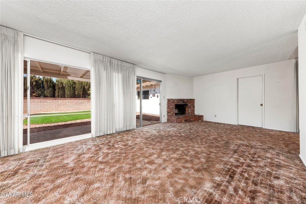 1115 E Avenue J4