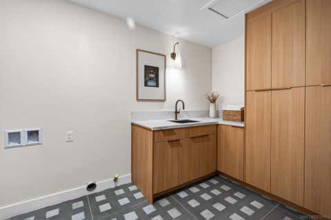 Tiny photo for 3992 La Cresta Dr Dr, San Diego, CA 92107 (MLS # 260017120SD)