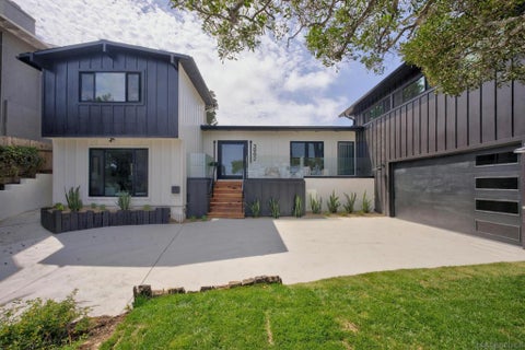 Tiny photo for 3992 La Cresta Dr Dr, San Diego, CA 92107 (MLS # 260017120SD)
