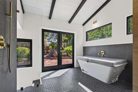 Tiny photo for 3992 La Cresta Dr Dr, San Diego, CA 92107 (MLS # 260017120SD)