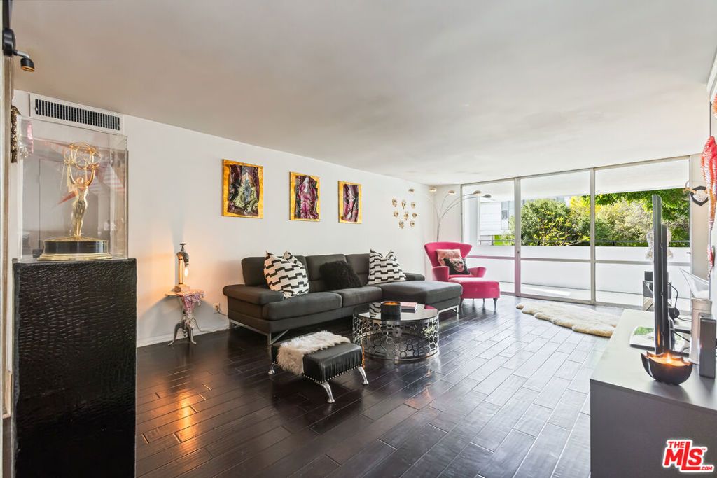 Photo of 848 N Kings Road #102, West Hollywood, CA 90069 (MLS # 26648505)