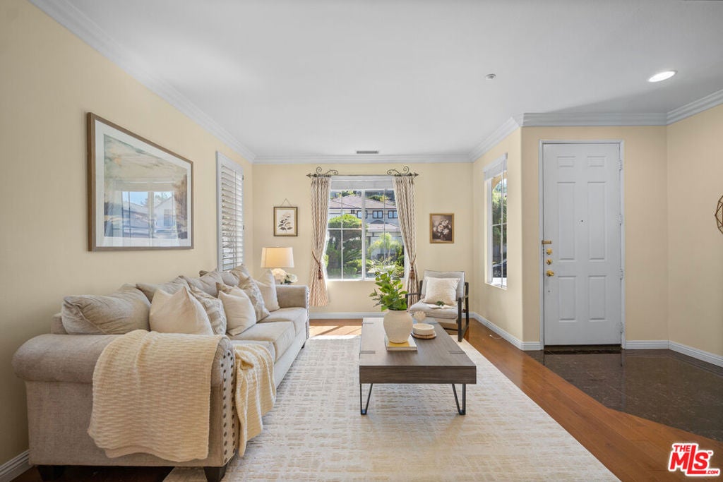 11071 Tamberly Lane, Los Angeles CA 91042