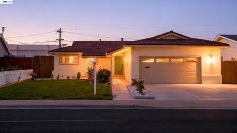 Photo of 5107 Royal Palm Dr Dr, Fremont, CA 94538 (MLS # 41136168)