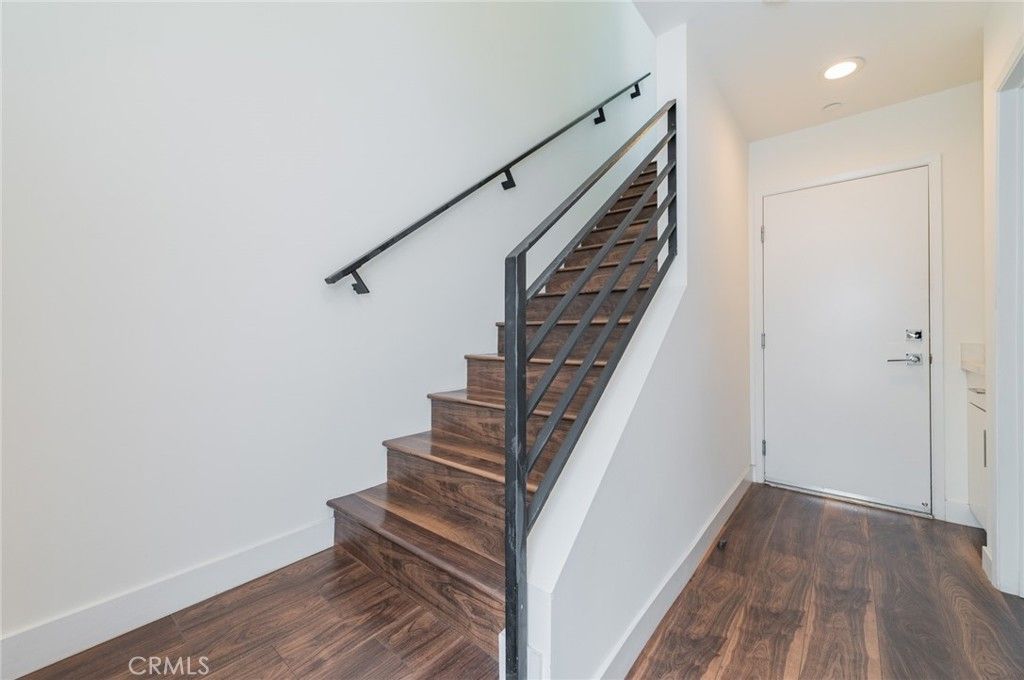 Photo of 6016 W Beachwood Ln Ln, Los Angeles, CA 90038 (MLS # OC26064976)