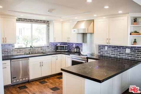 Photo of 28362 Rey De Copas Lane, Malibu, CA 90265 (MLS # 26659965)