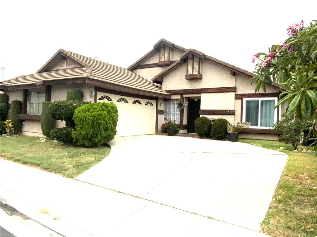 This is a fantastic opportunity to own a comfortable and stylish home in the highly sought-after city of Pico Rivera, located within a secure, private gated community.
This spacious home boasts:
Four bedrooms and two bathrooms, Yr. built 1984, Sq.Ft. 1473 of living space, with lot size of 4955 Sq.Ft.
A beautifully open space kitchen featuring lots of natural light.
An attached 2-car garage equipped with washer and dryer hookups.
New Central A/C
Convenient Location: This home is ideally situated near:
The 60 & 605 Freeways, offering easy access for commuters
The Montebello Mall and other shopping centers, providing a wide array of shopping and dining options. Nearby Schools: Pico Rivera is served by the El Rancho Unified School District. Several schools are located in the vicinity, including Birney Tech Academy, Durfee Elementary School, El Rancho High School, Rivera Middle School, and The STEAM Academy @ Burke.