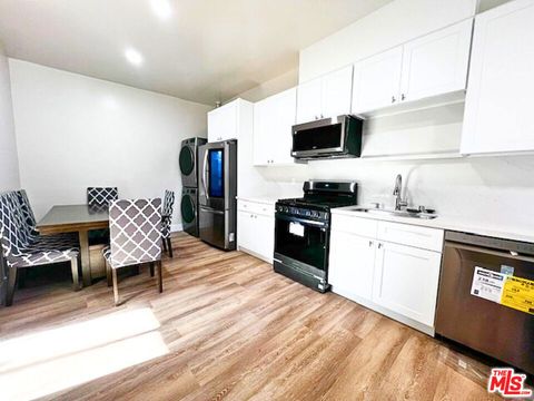 Photo of 4000 1/2 Goodwin Avenue, Los Angeles, CA 90039 (MLS # 25608957) Photo of 4000 1/2 Goodwin Avenue, Los Angeles, CA 90039 (MLS # 25608957)