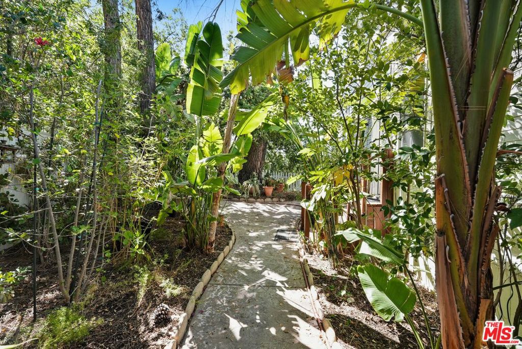 23777 Mulholland Highway 69