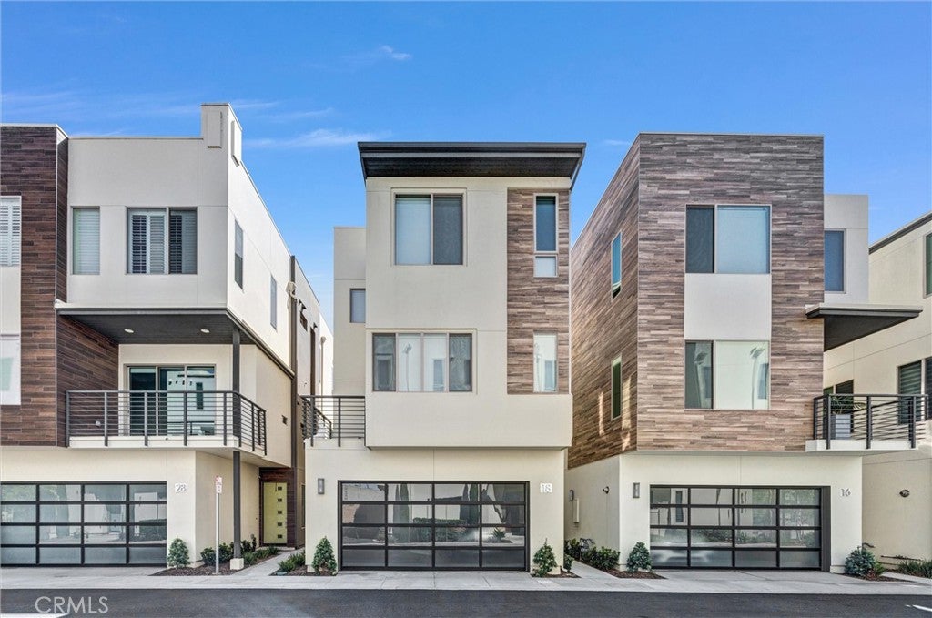 18 Ebb Tide, Newport Beach CA 92663 - Photo 1