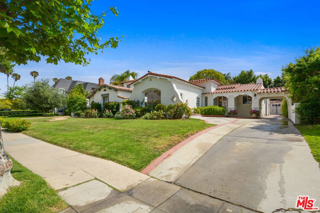 Photo of 150 N Martel Avenue, Los Angeles, CA 90036 (MLS # 26693347)